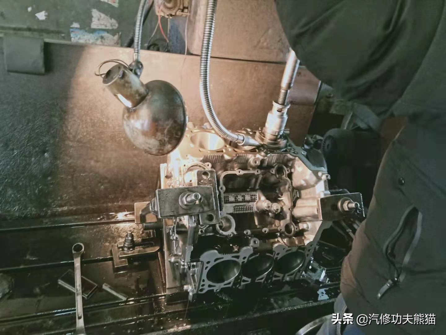 为什么都说奥迪a6l烧机油,奥迪a6l2.4烧机油原因分析