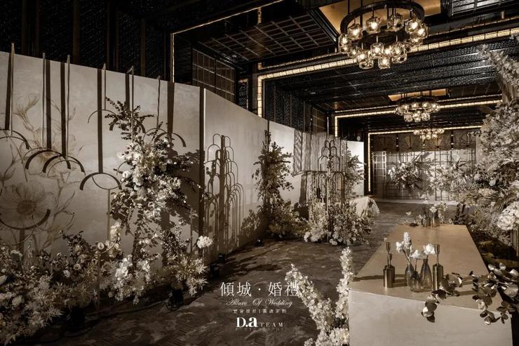 香槟色主题婚礼大屏幕视频,小饭店香槟色婚礼布置简约