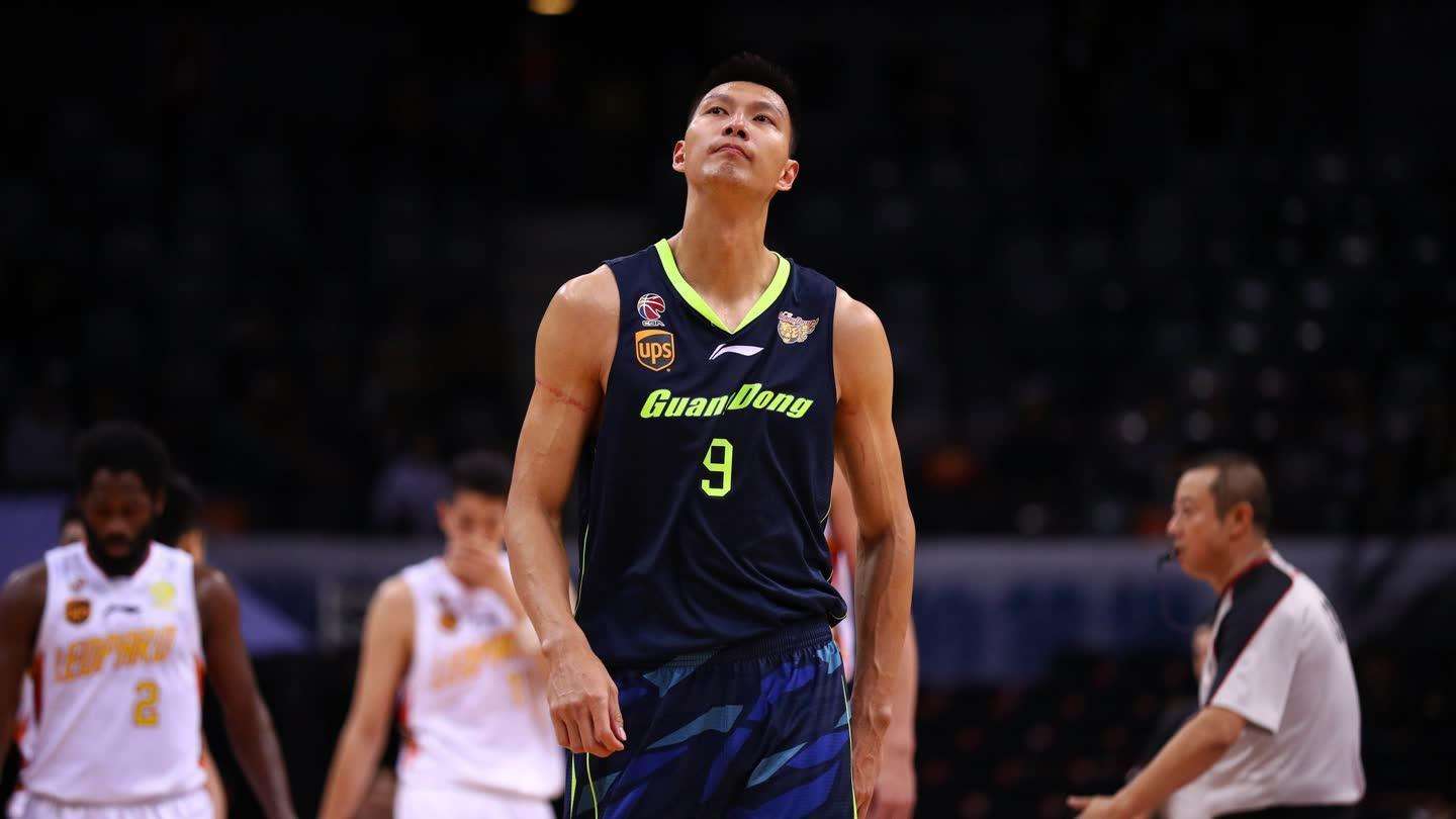 少年曾有凌云志洗尽铅华也从容!16年巅峰低谷,易建联的篮球人生