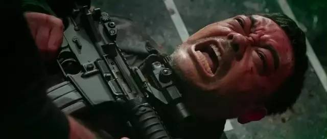 渣渣辉和阿伟的视频怎么剪辑,电影片段渣渣辉阿伟三兄弟再相遇