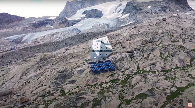 山顶太空舱民宿悬崖景色绝美,悬崖边的小木屋