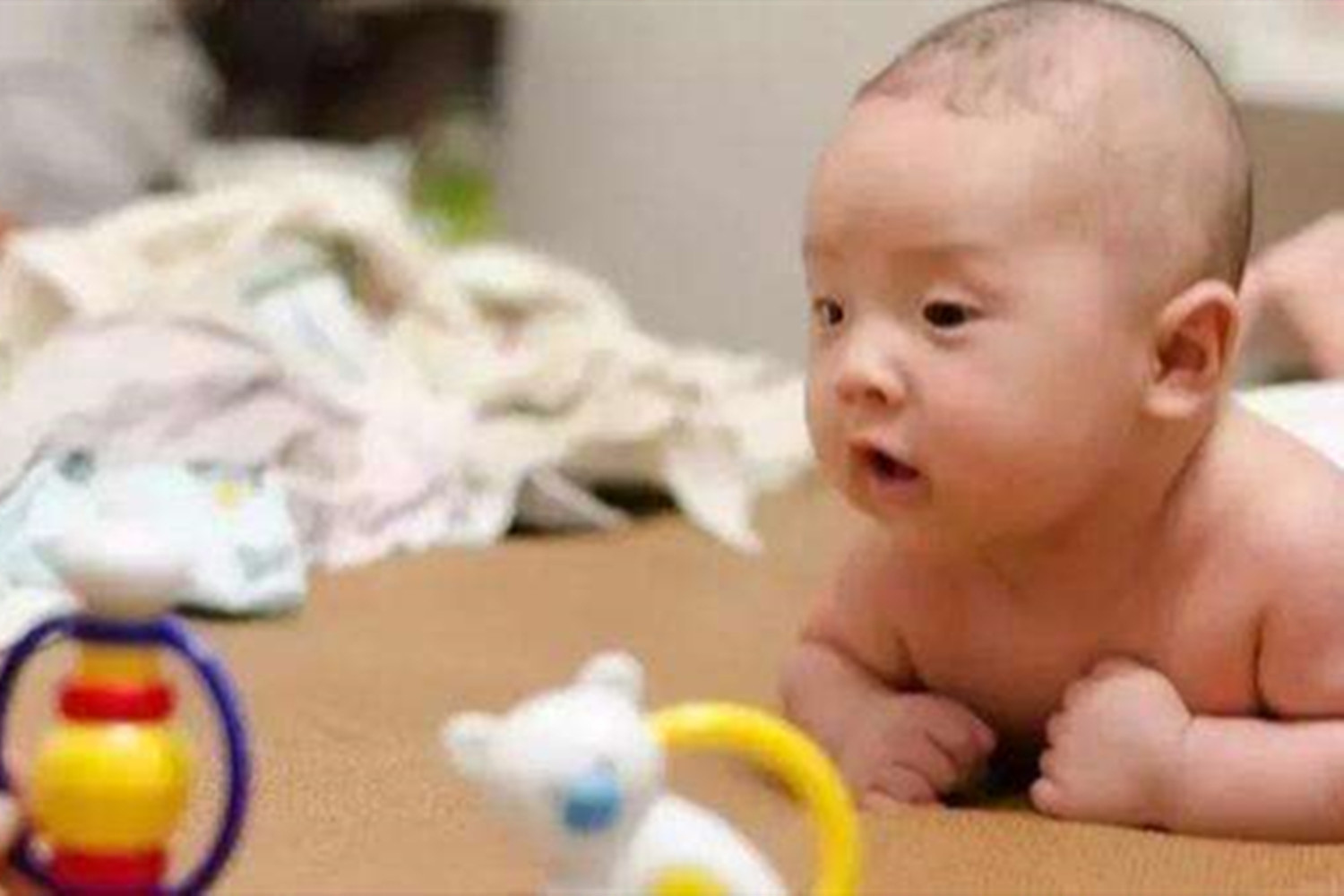 翻身需要练习翻回来吗,婴儿翻身需要刻意训练吗