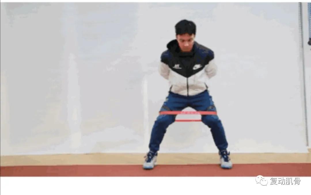 跑步时歪歪扭扭跑不直,跑步总是摇摇晃晃怎么办