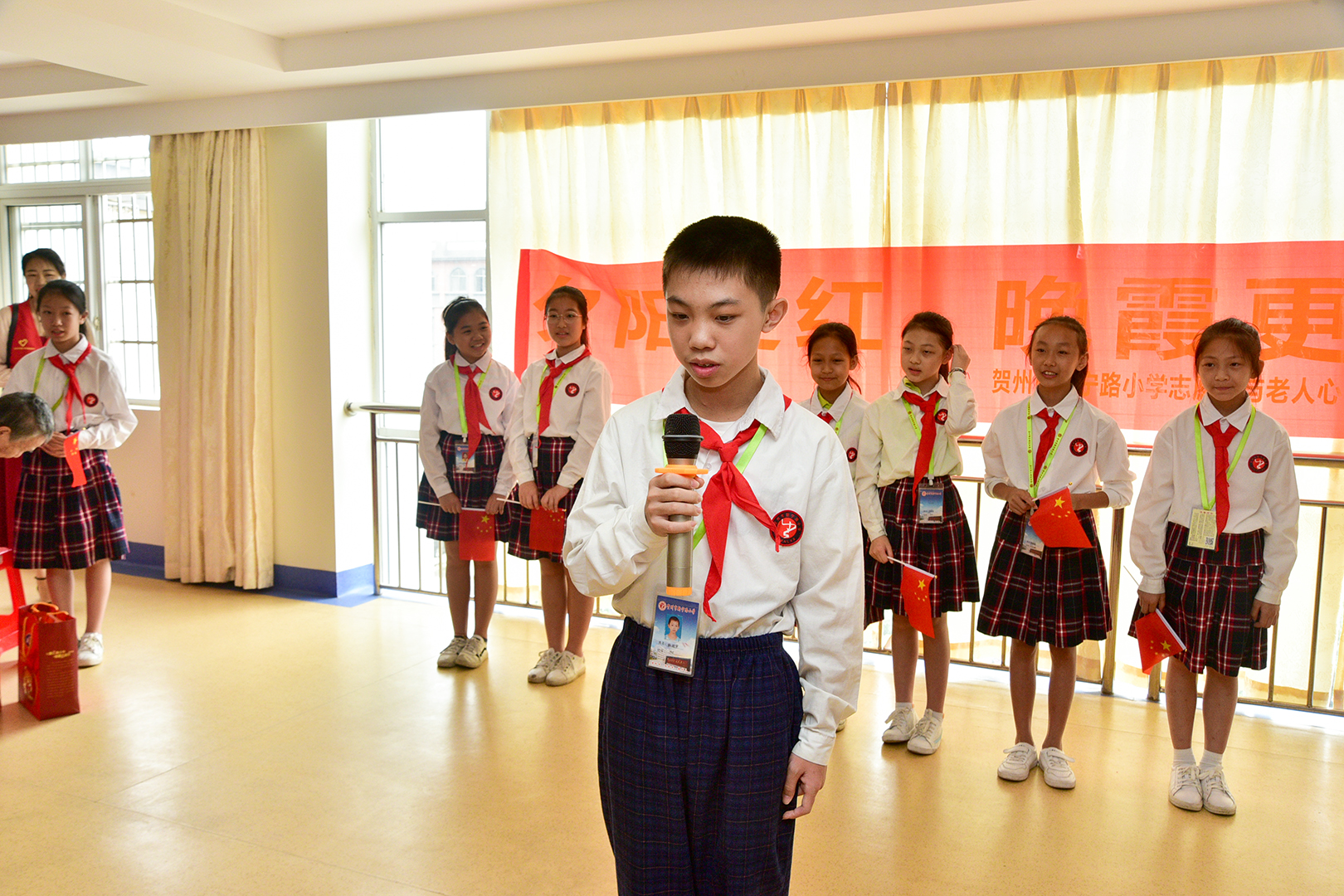 小学敬老孝贤月活动总结,尊老敬老教育活动报道