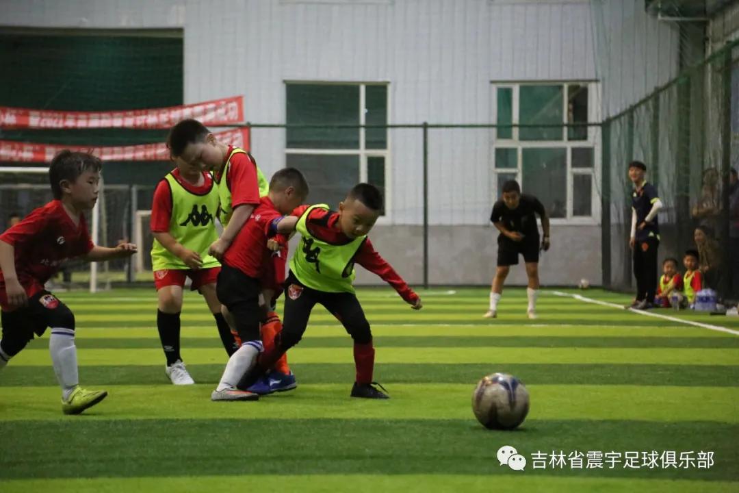 快乐童年，足球相伴！——震宇足球俱乐部“超级比赛日”精彩瞬间