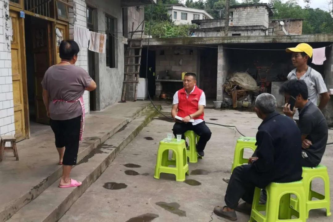 贵阳市民宗委董西｜舍小家顾大家，在脱贫攻坚中守初心担使命