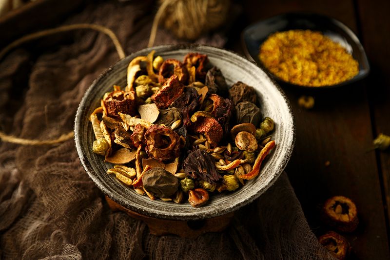 年轻人脾虚是怎么造成的,脾虚的人一般都有4种毛病