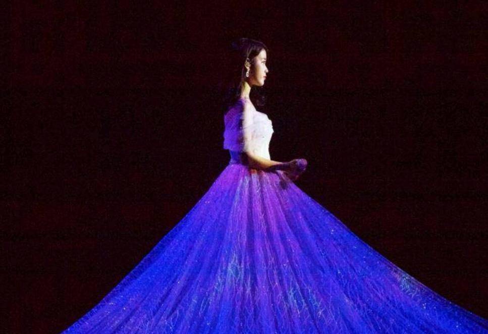 iu被前辈称赞,iu因为什么被恶评