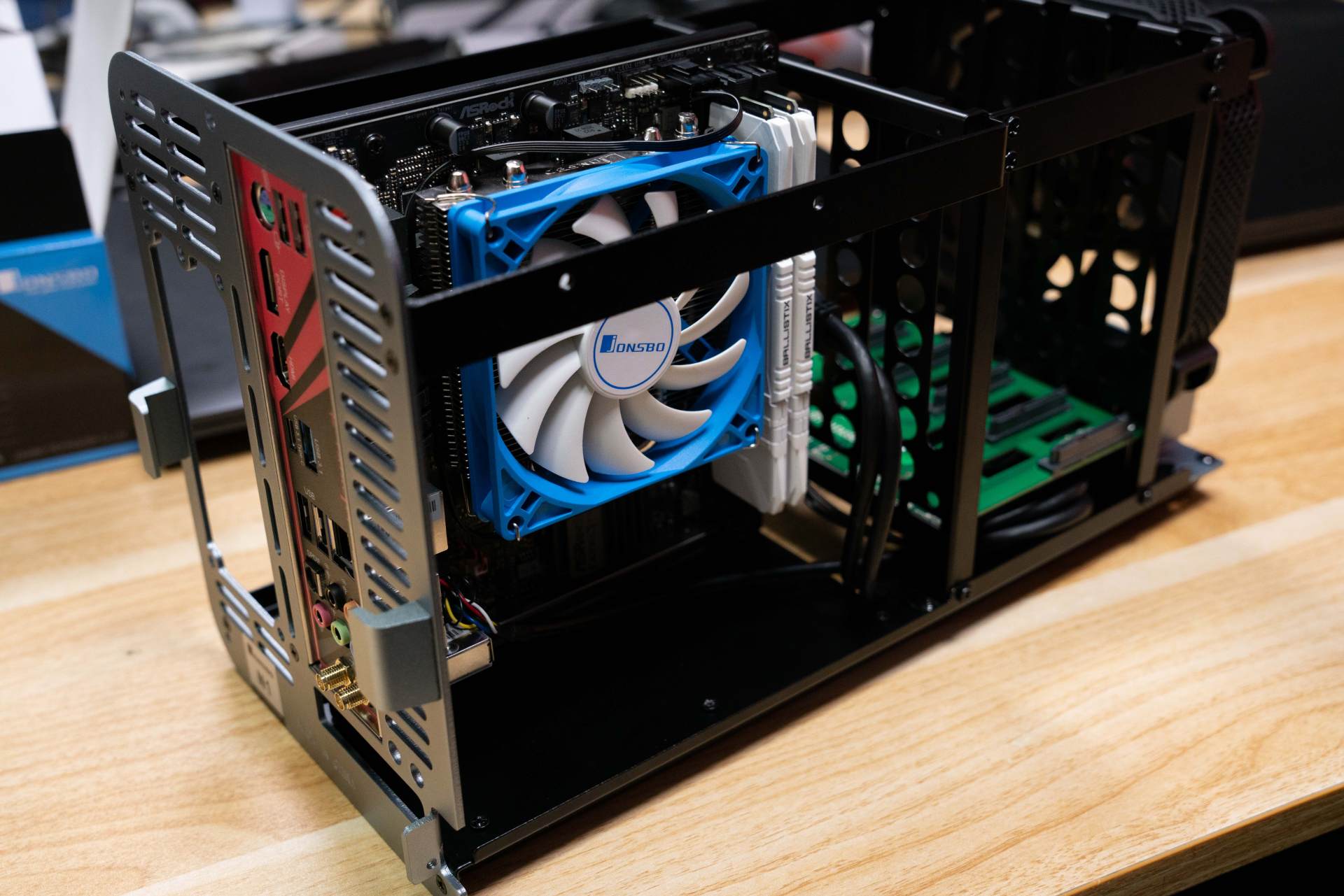 乔思伯机箱v11开箱,乔思伯n1组装nas