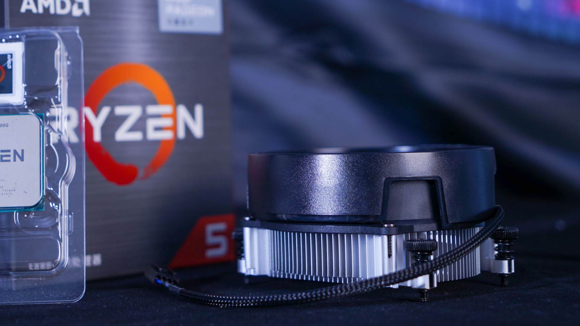 amd锐龙55600g和i511400哪个好,锐龙r75800h和i711800h哪个好