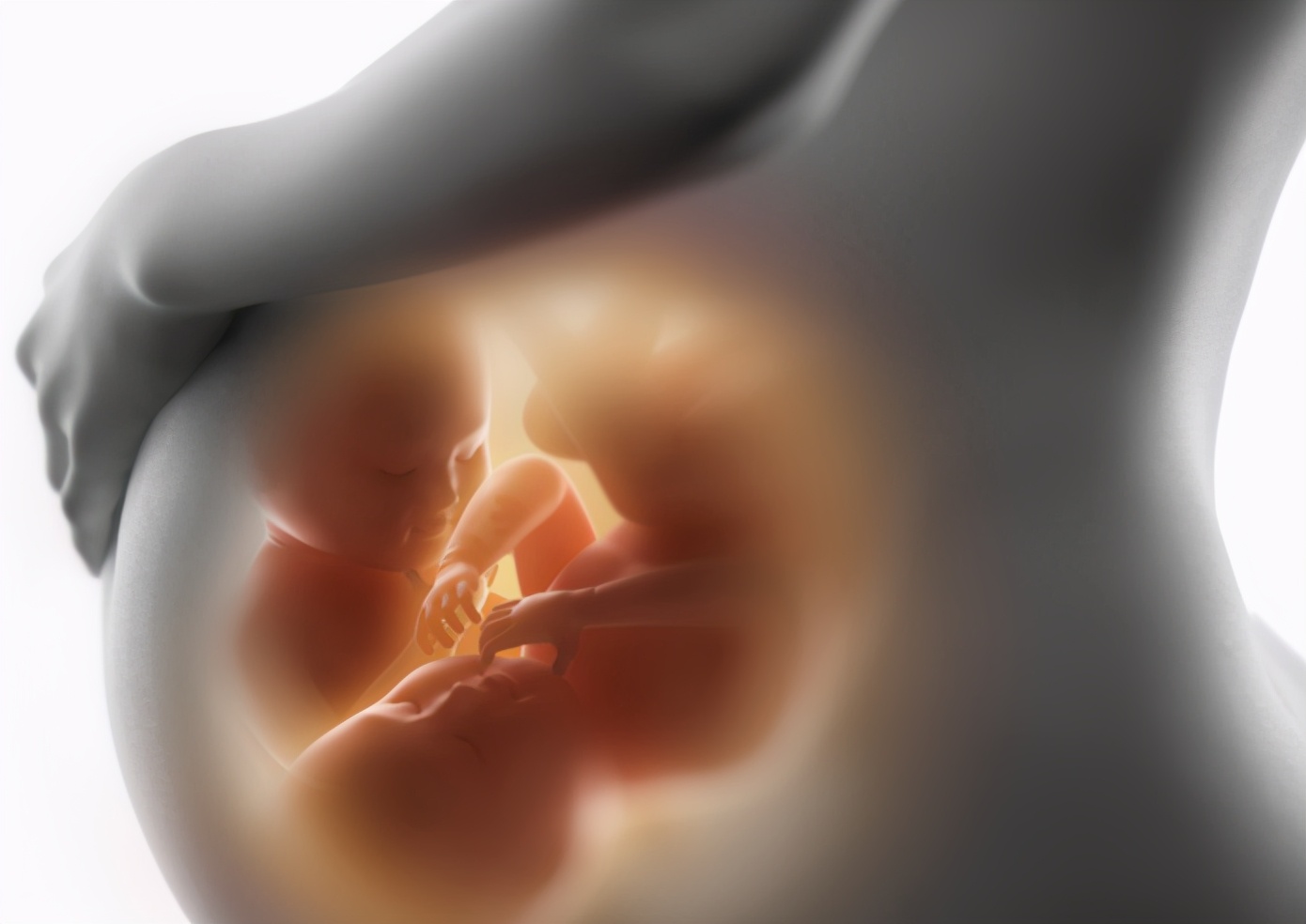 胎儿在羊水里耳朵会进水吗,胎儿在羊水中会被羊水淹没吗