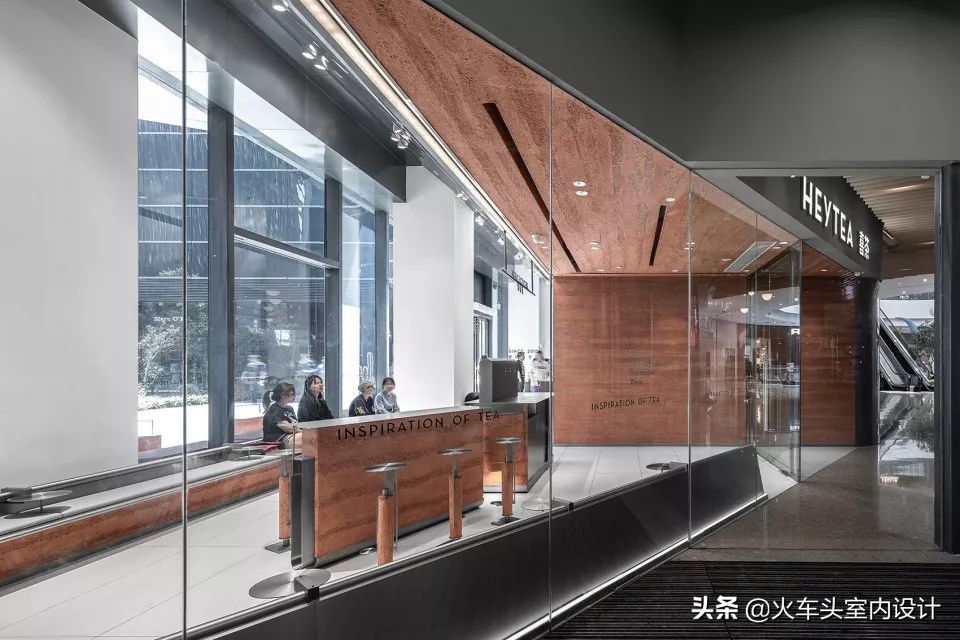 土、砖、石、木、竹、铝,这家茶饮店“设计公司”的身份要暴露啦