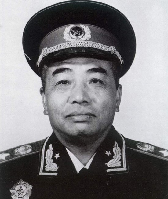 开国元帅当中,唯有他没有子女,初恋跳崖自尽,两场婚姻甚是坎坷