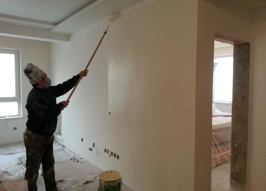 刷乳胶漆开裂找谁,刷乳胶漆开裂的地方怎么修补