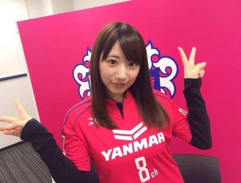 终于知道踢足球为什么要穿长袜,终于知道为什么踢足球的男生少了