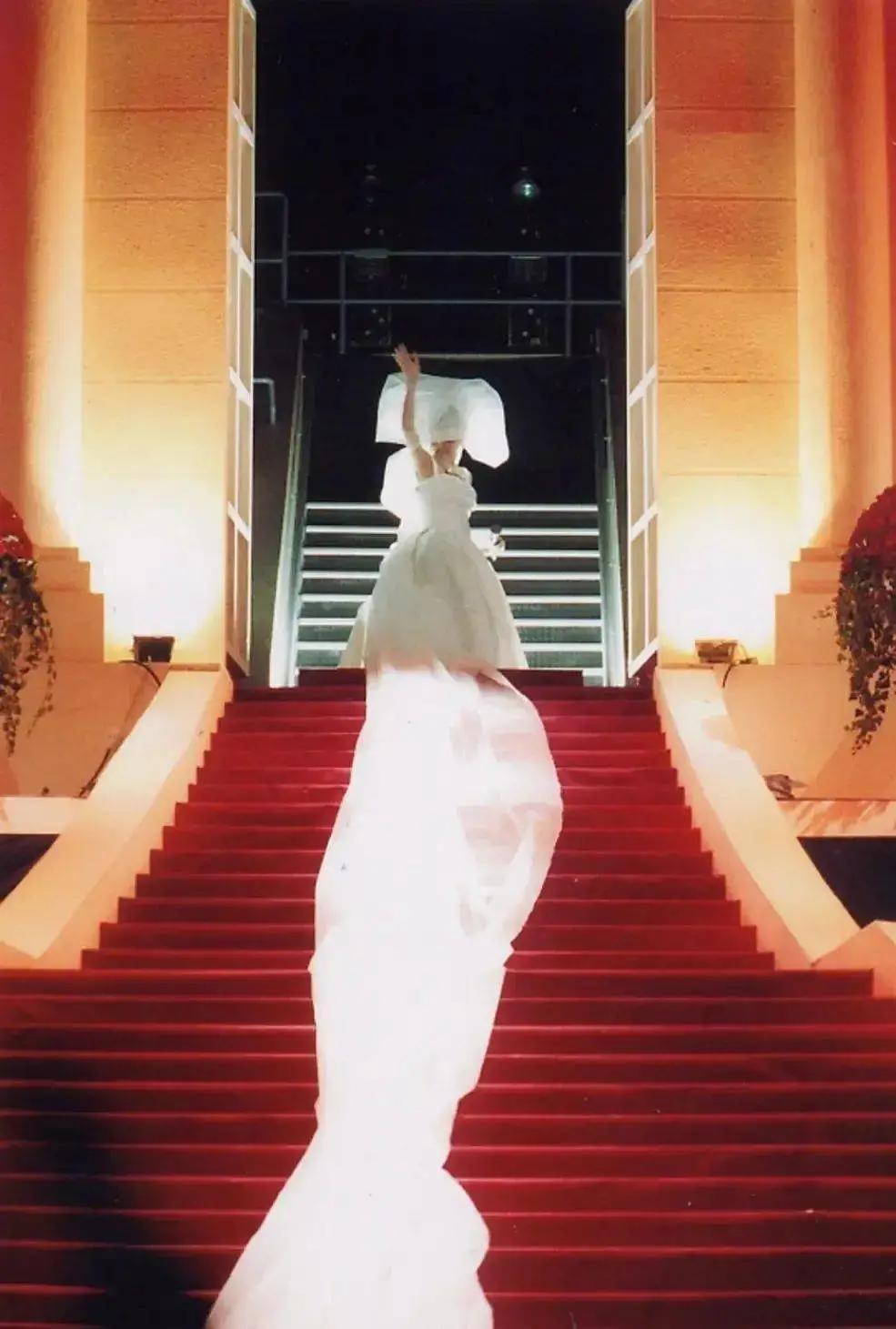 姊呰壋鑺抽樋鎷変集鏈嶈,35骞村墠鐨勬鑹宠姵鏈夊鏁㈢┛