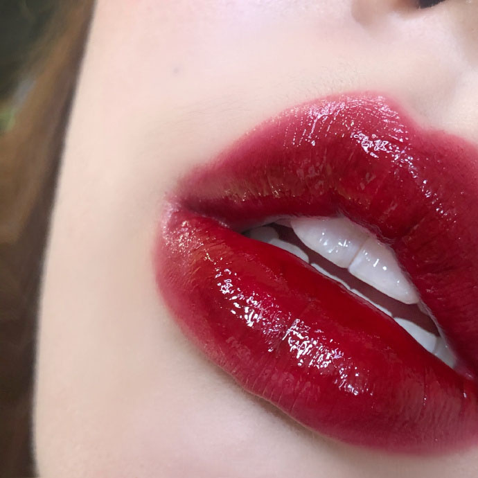 阿玛尼405和迪奥999哑光哪支更好,阿玛尼唇釉必买的三支口红