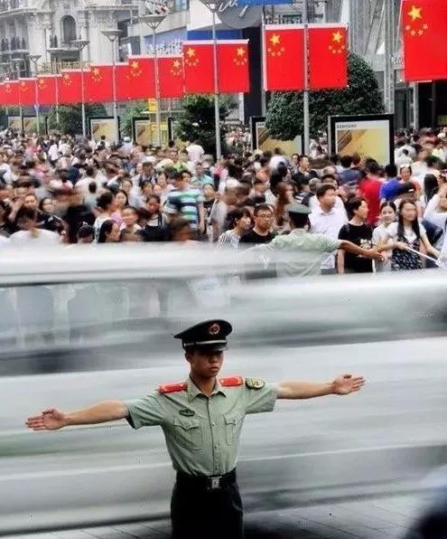 中国*警武**！是时候上头条了