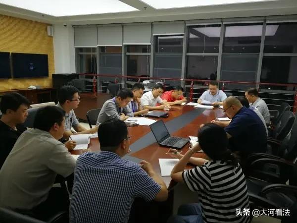 浠ヨ椽鑵愭渚嬭绀鸿韩杈逛汉,浠ユ涓洪壌璀︾ず鍏氬憳骞查儴