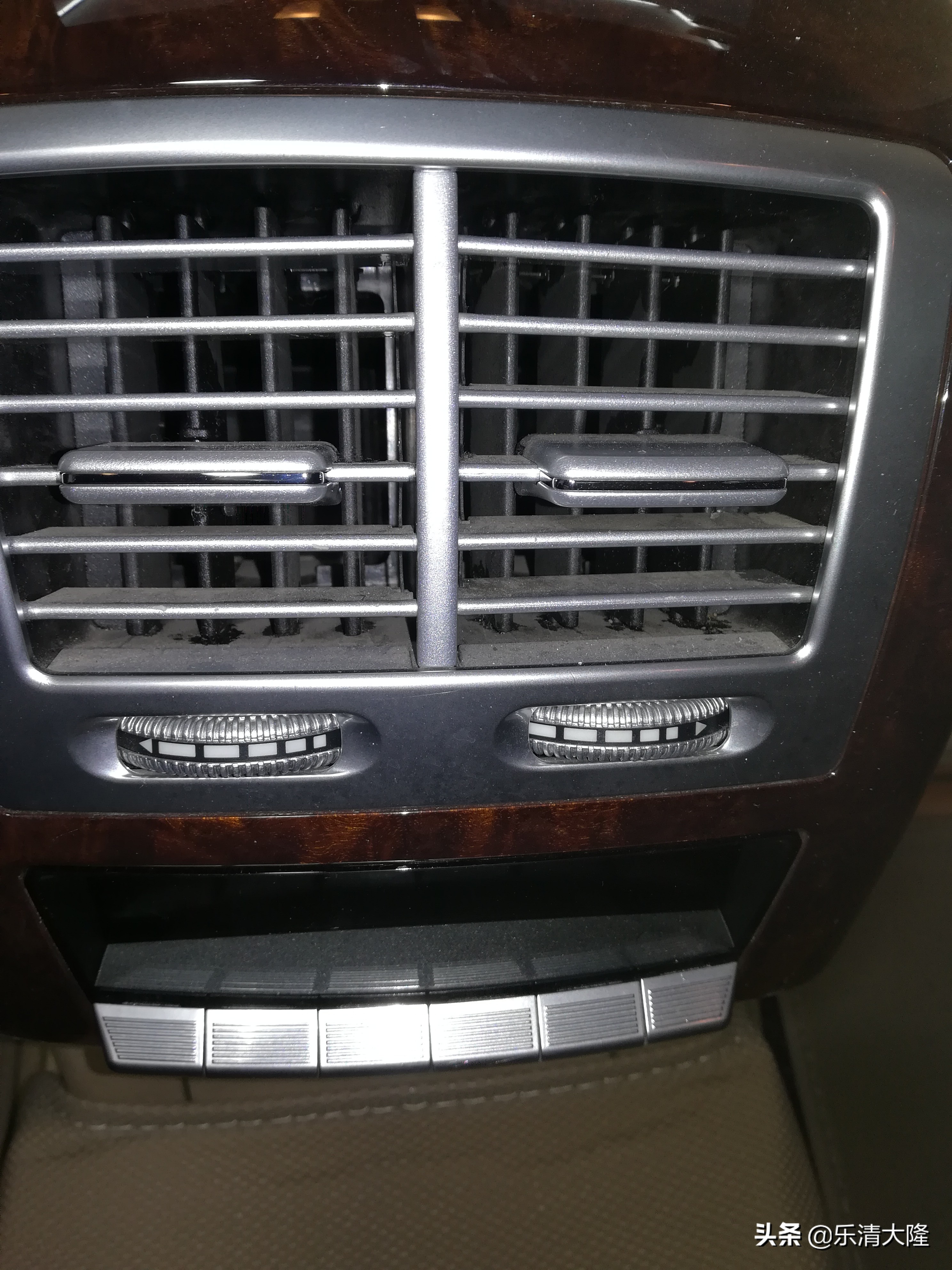 奔驰s350门边镀铬条,奔驰s350座椅清洗翻新