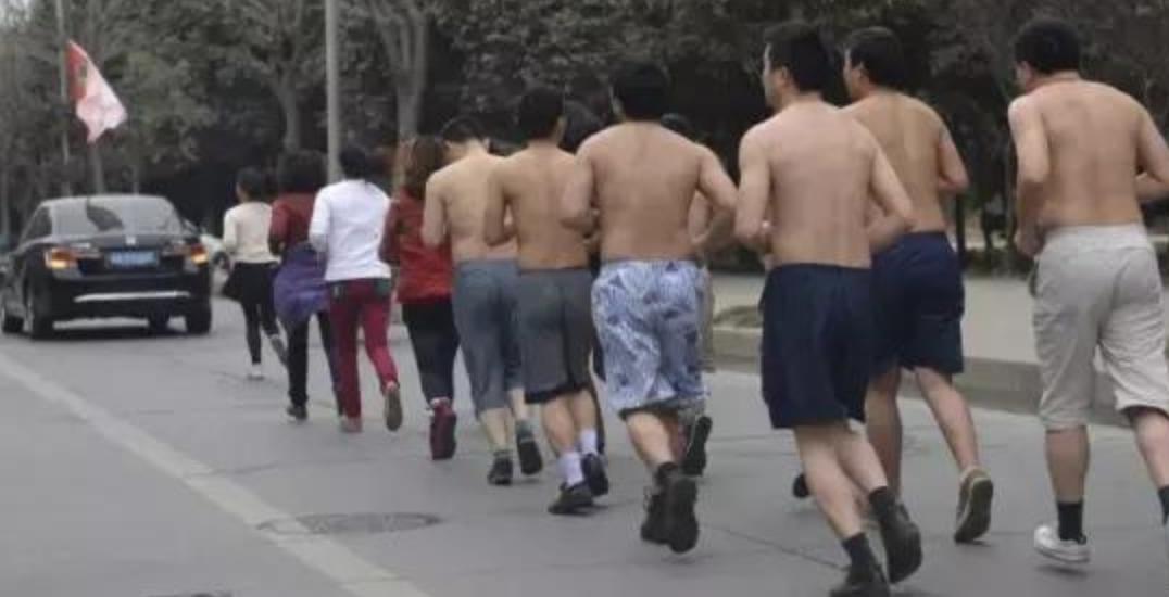 死神辣条悟空,业绩不佳被罚吃死神辣条