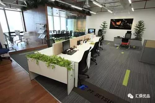 8090成家居消费主体汇俱优品打造年轻人的办公家具生活馆