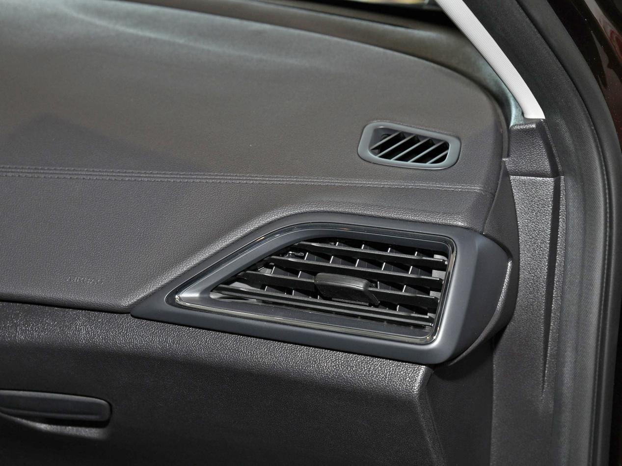 十万级别紧凑级轿车和suv哪个好,帝豪gl2017顶配款优势