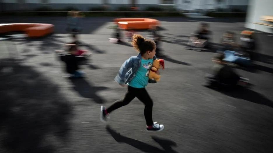 脚趾长水痘发痒脱皮怎么办,脚趾上起小水痘是怎么回事