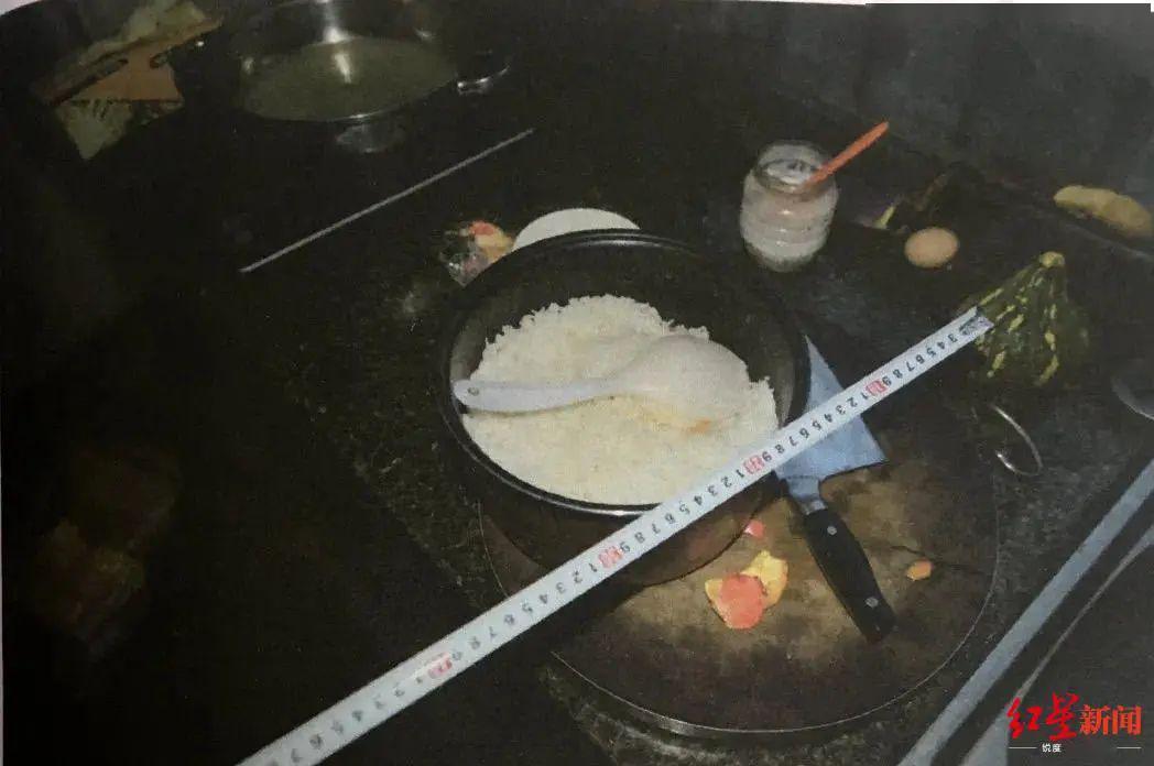 鸡被人投毒,察觉米饭味道不对