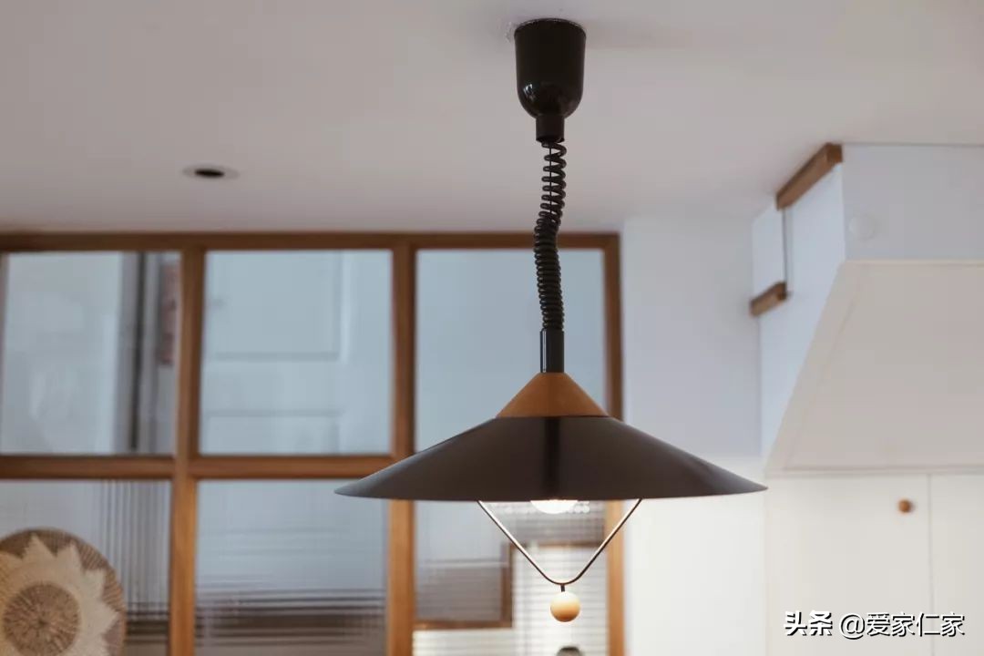 她买下32㎡上海老旧学区房,为女儿打造小桃园,还有超舒适大庭院