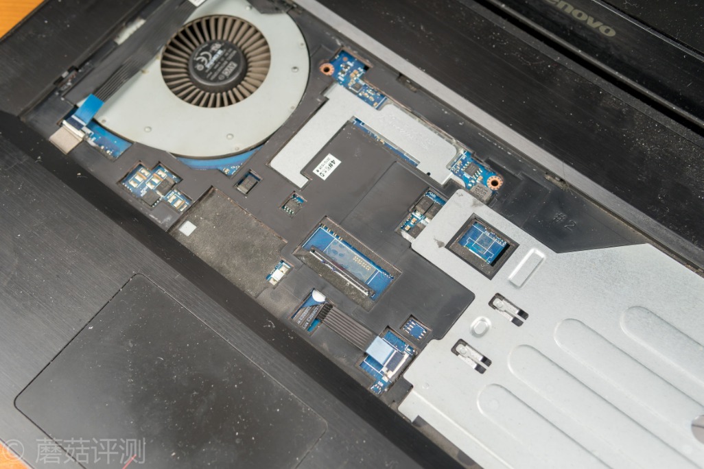 转轴断了维修多少钱,联想y400拆散热铜导管