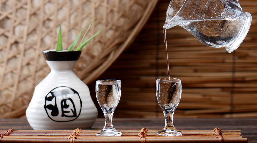 啤酒和白酒混着喝的危害,白酒啤酒混着喝的后果