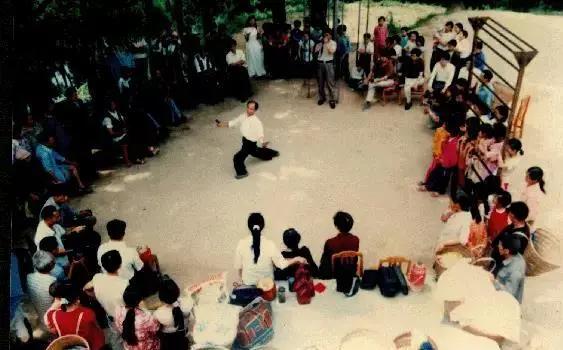 翻山铰子,铿锵于巴山的民间舞蹈