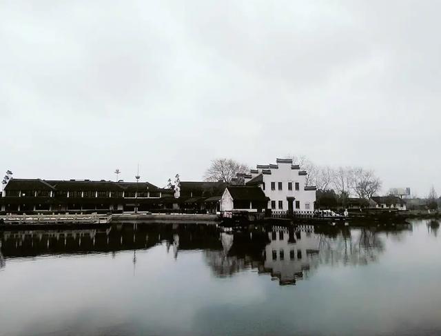 涔岄晣姹熷崡姘翠埂浜哄,姹熷崡姘翠埂涔岄晣澶滄櫙