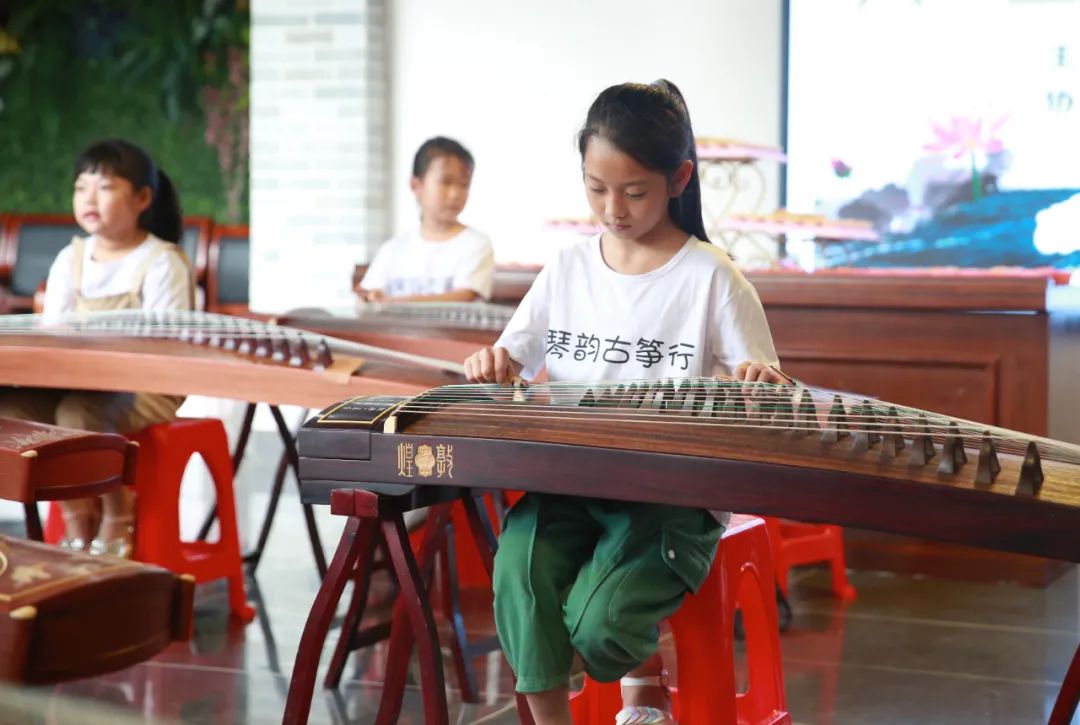 组图:武平县琴韵古筝行六一暨周年庆亲子活动圆满举行