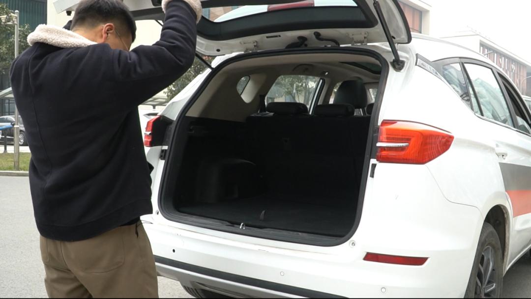 邯郸英迪比亚迪迪车微讲堂开课了：不会换备胎？手把手教你！