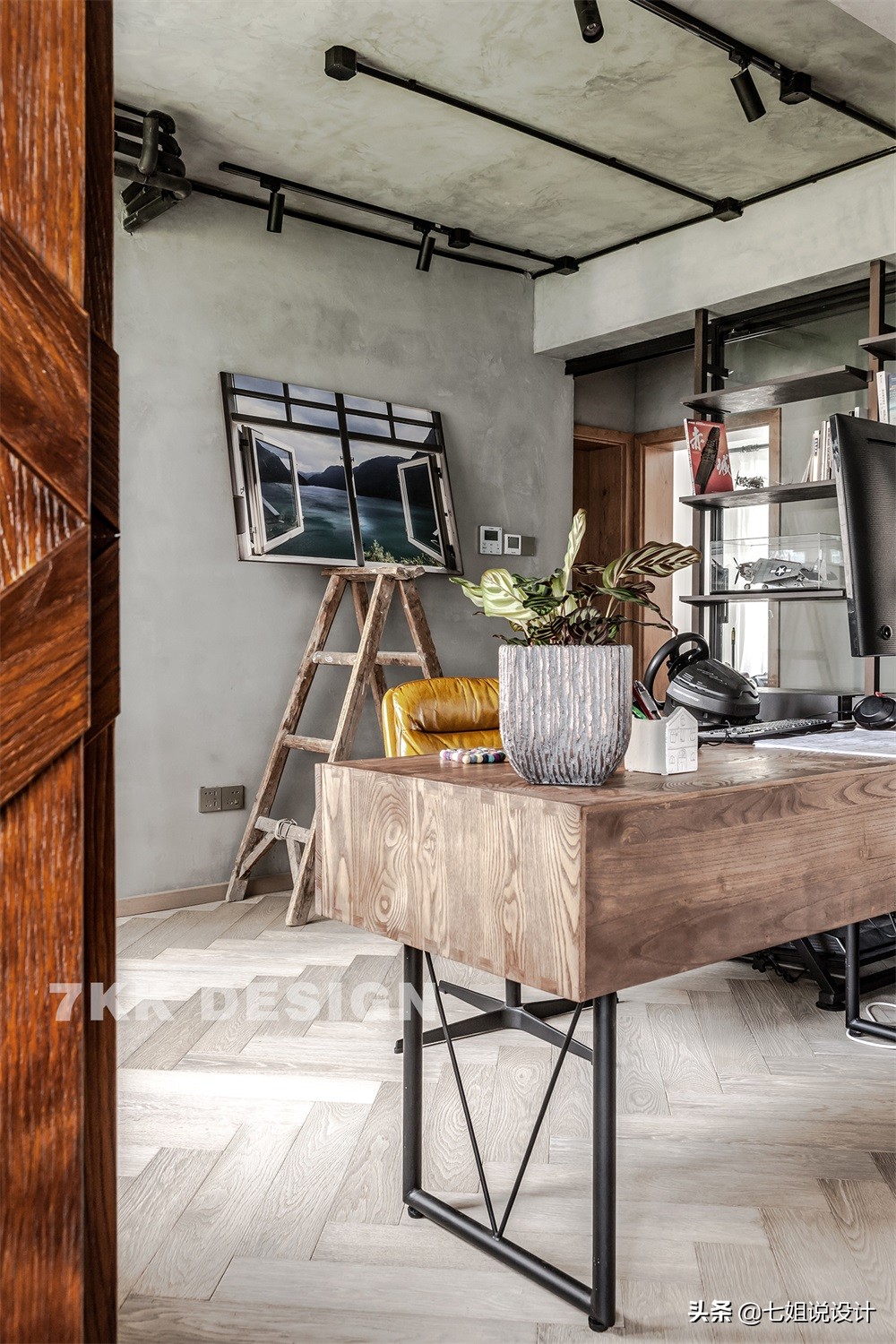 新梅共和城100m²工业风：大胆裸装，冷暖碰撞，演绎粗犷文艺之家