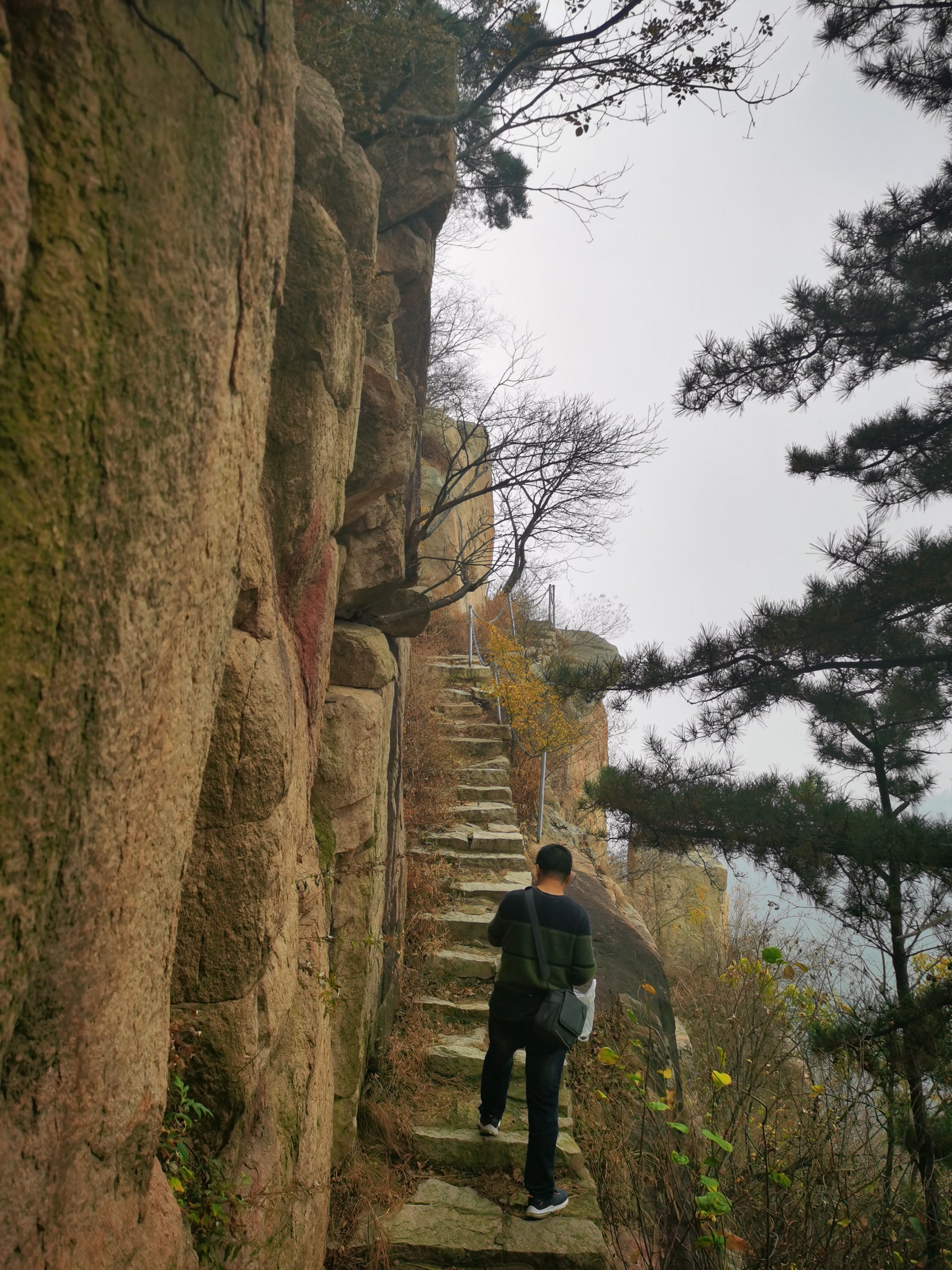 小华山免费爬山攻略,齐鲁嵩山漂亮