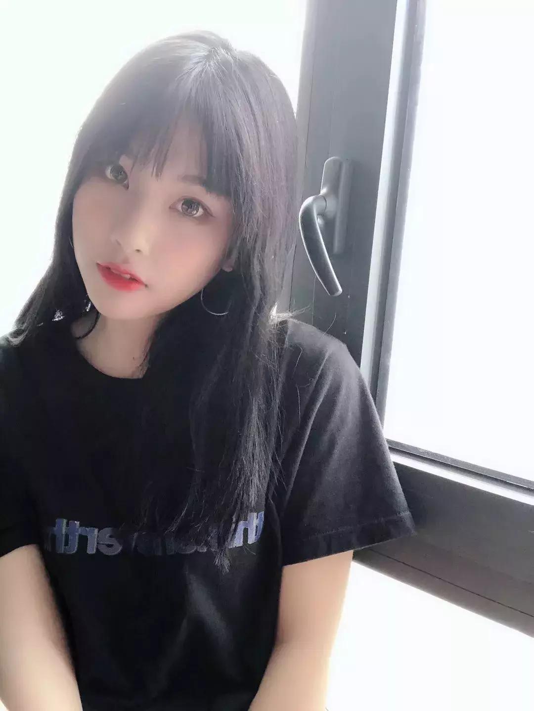 女大学生做微商月收入2万,14岁做微商月入10万