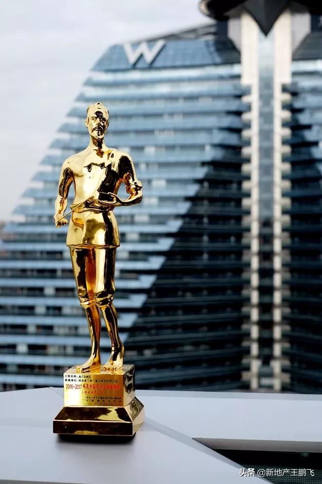 *瑰园玫**|曲江池畔的「叛逆少年」，匠心打磨的「凝固艺术」