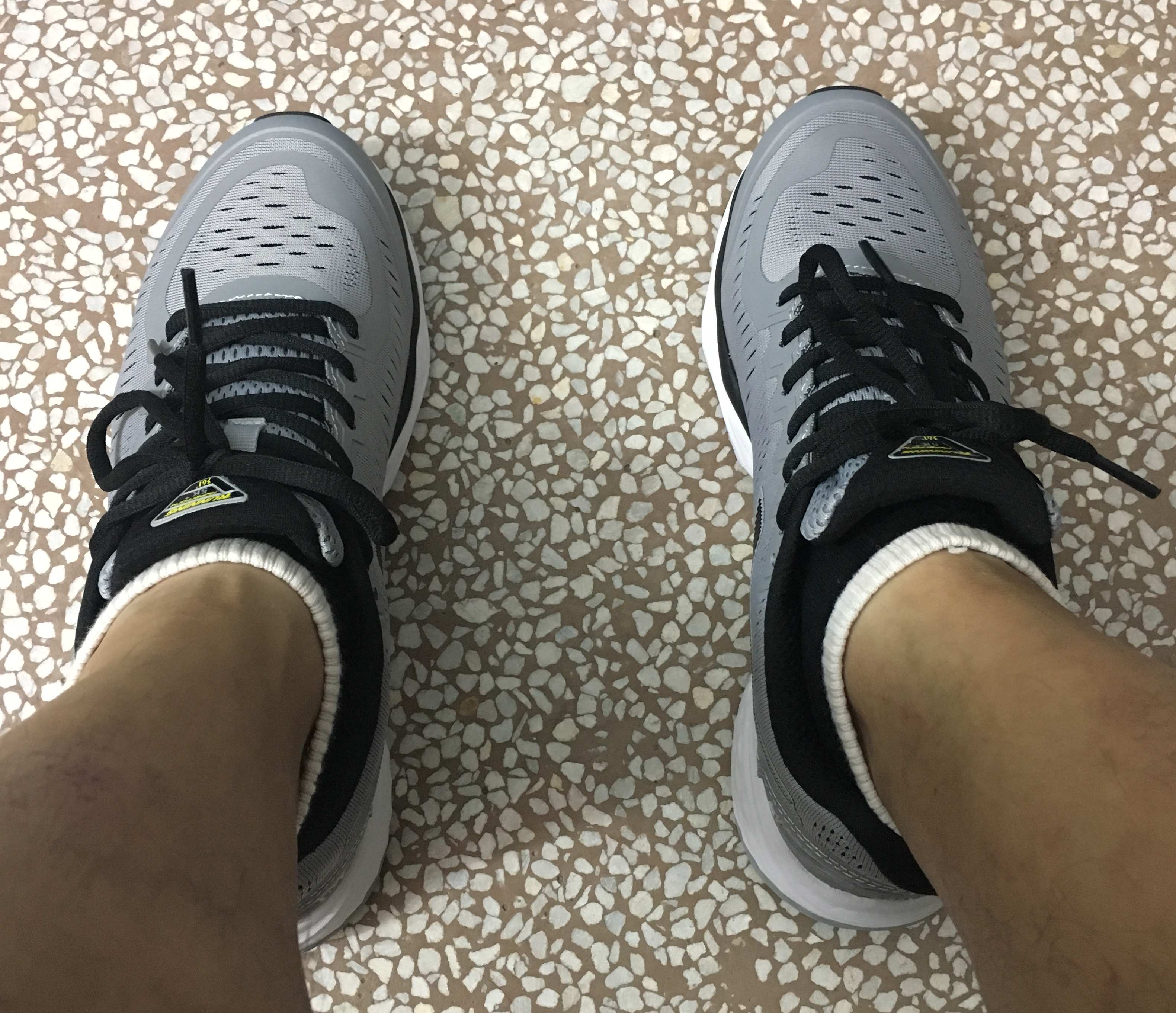 361三态跑鞋和361飞燃,361跑鞋透气性怎么样