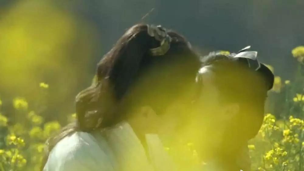 牵女生的小技巧,如何牵到女生的手不尴尬