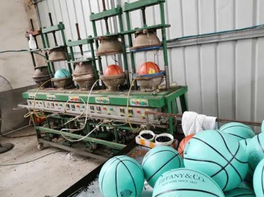 500万网红假球被警察端了！这款篮球，你是否也中标了？