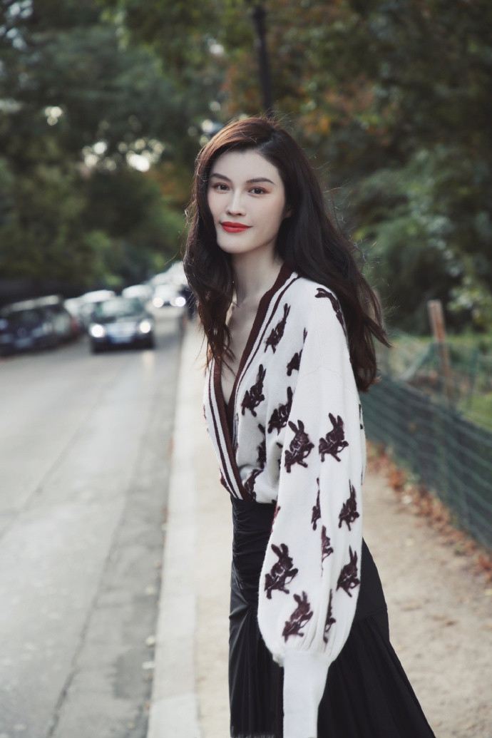 何穗的秋季穿搭风格,何穗穿搭夏天气质套装视频