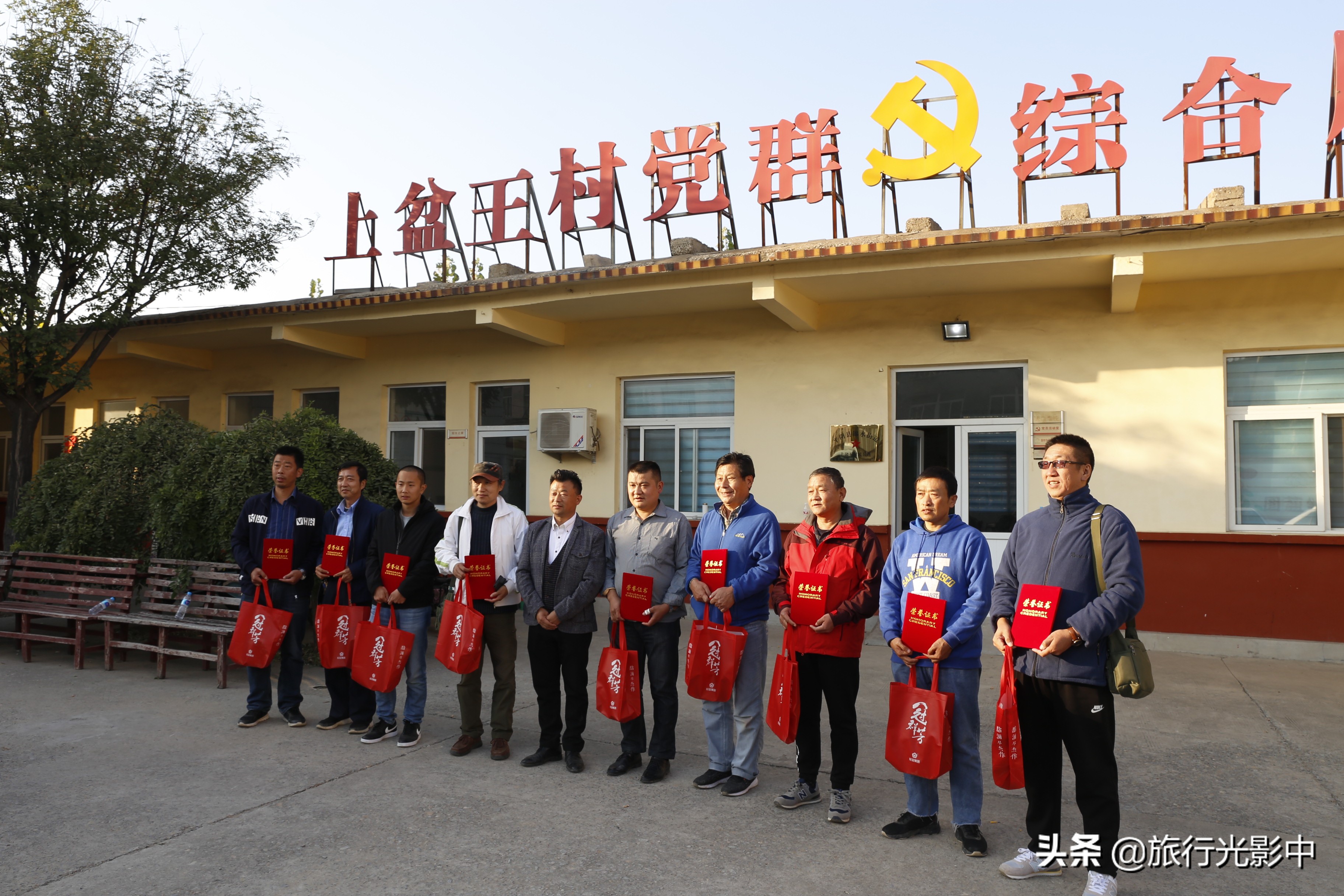 济南顶级摄影大咖，用镜头告诉你盆王菊花有多美