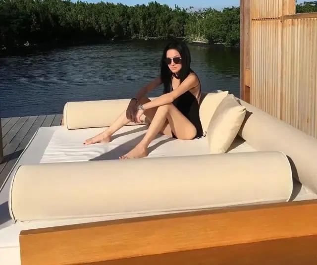 “不老女神”VeraWang，71岁的漫画腿，实在太slay了