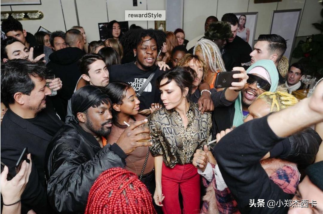 换个Logo贵10倍?!贝嫂这个联名款骗谁捏~|小郑周报