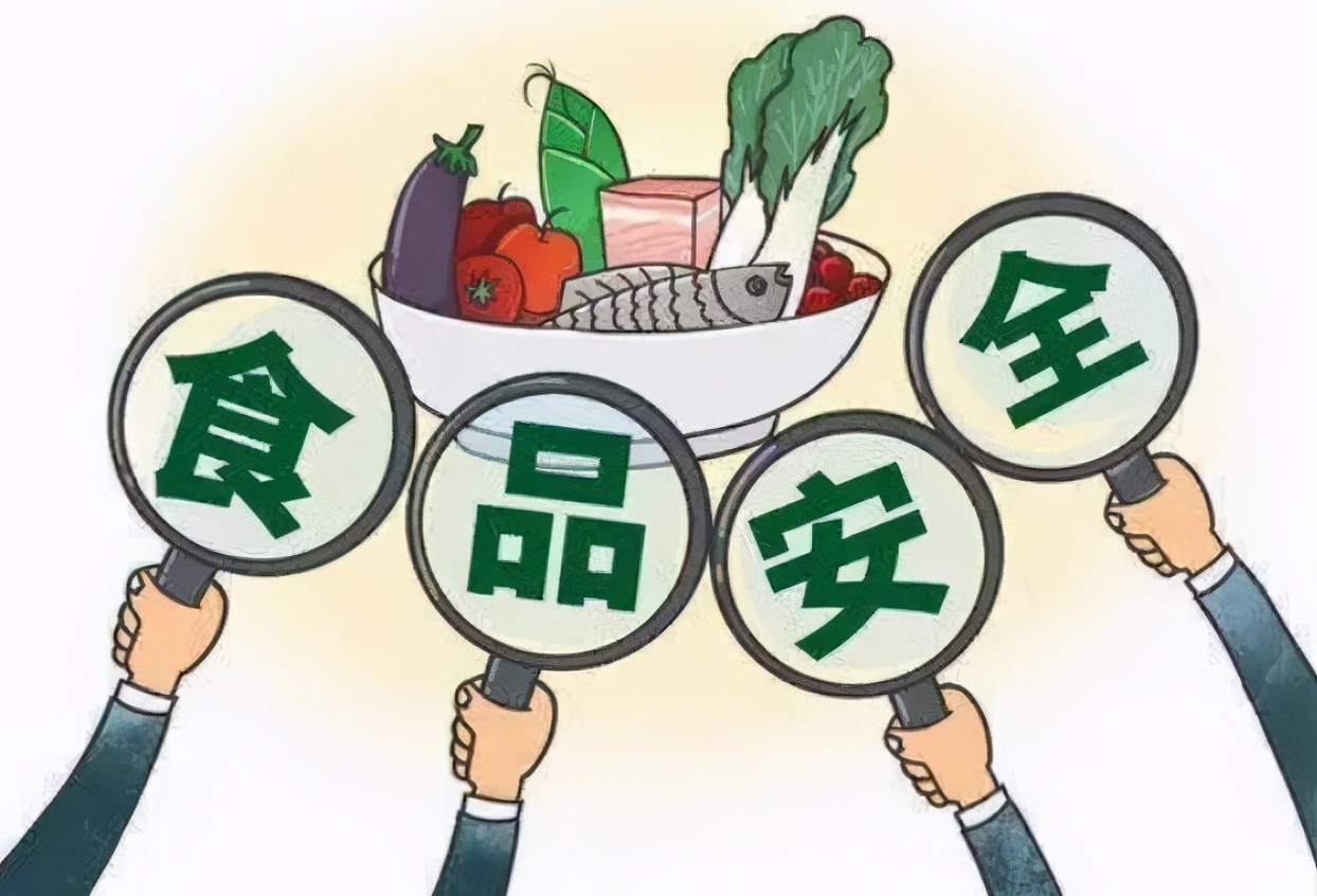 安徽一火锅店的菜品刚加热，许多生蛆从下面爬出来，顾客直呼恶心