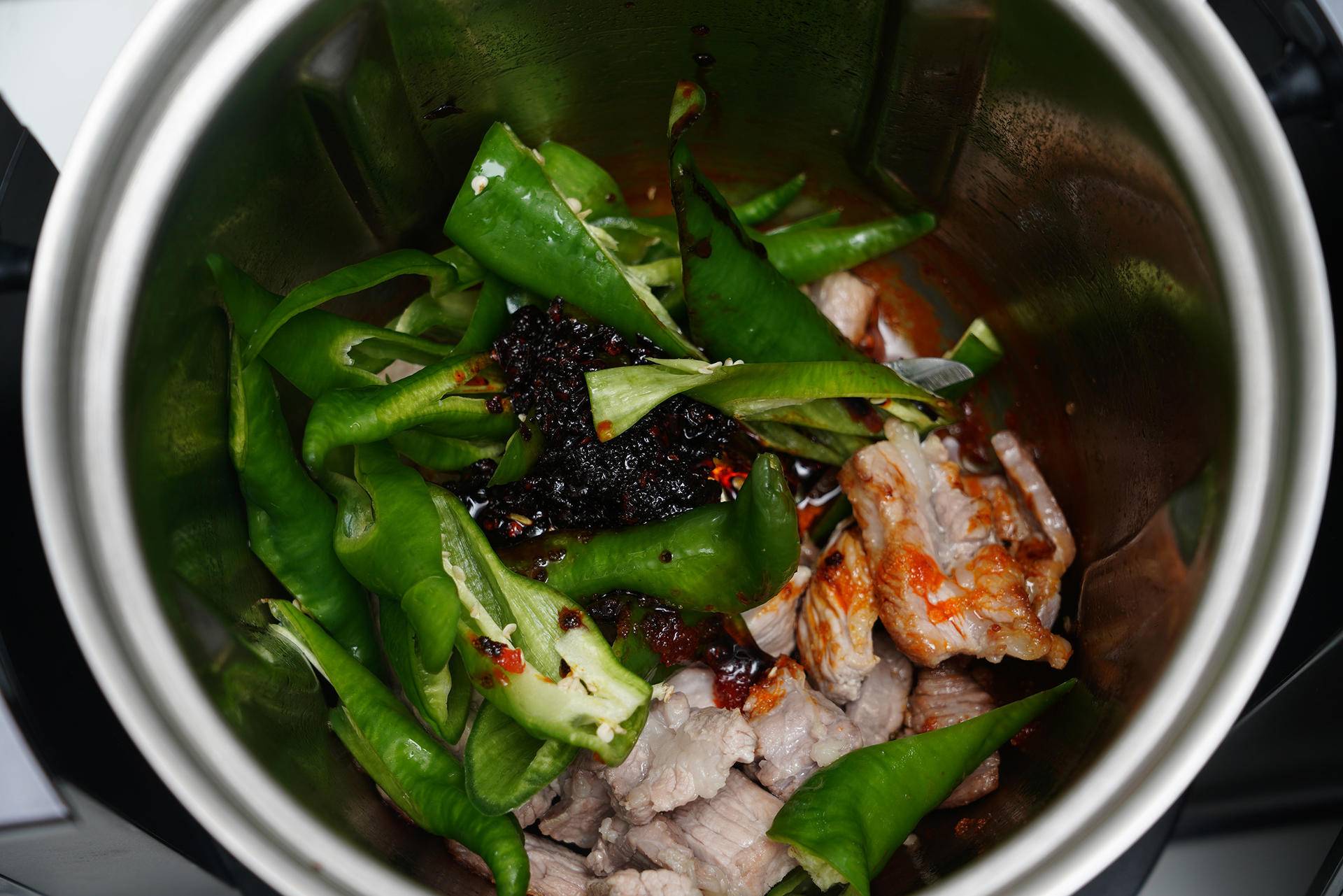 用自动机器炒菜的餐厅,自动炒菜料理机真实感受