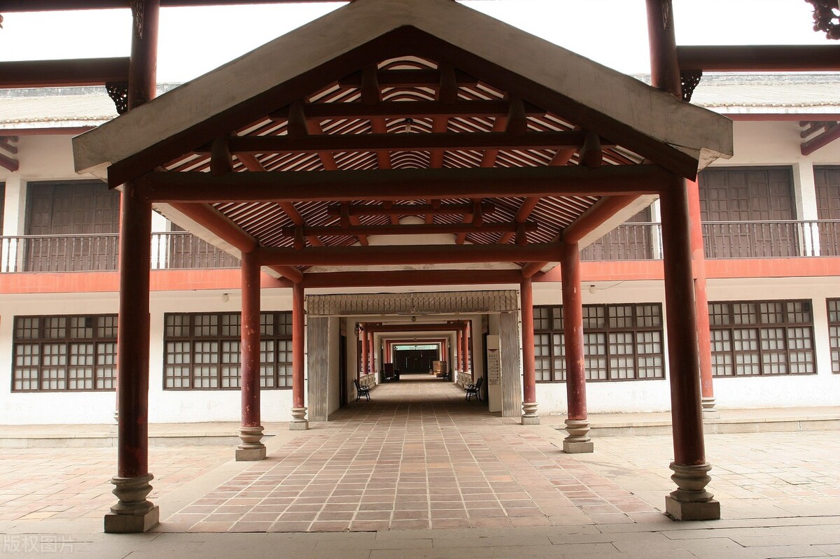 《情定紫罗兰》：你还相信爱情吗？一生只爱一人的爱情